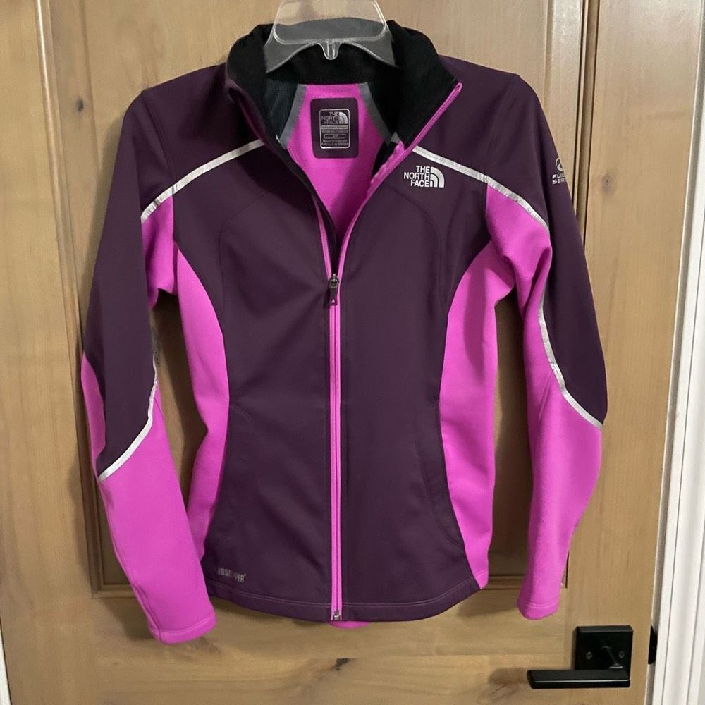 Women’s size small the North Face full zip fleece jacket